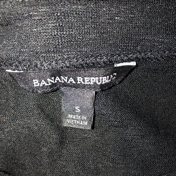 Women’s Banana Republic Sleeveless Top with cross over ruffle detail size S - Picture 6 of 7